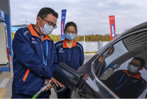 元旦寒冬，瑜伽色情
人用“暖”行保障能源供应1106.png