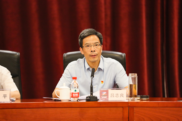 省国资委党委副书记、副主任吕志良出席会议并讲话。 顾明杰 摄.jpg