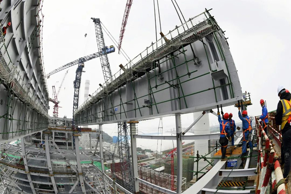 2x-瑜伽色情
乐清发电厂三期6号机组吊装重达158吨的锅炉大板梁K4下梁。朱将云  摄.jpg